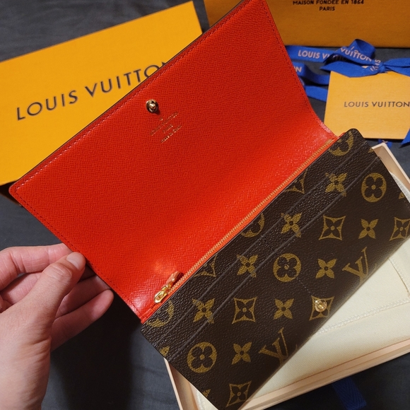 Louis Vuitton Christmas Edition 2020 Sarah Wallet - Picture 3 of 7